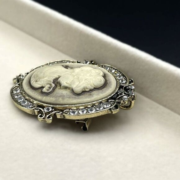 Yellow Gold with Diamond Crystal Victorian Lady Maiden Cameo Pin Back Brooch - Picture 6 of 7